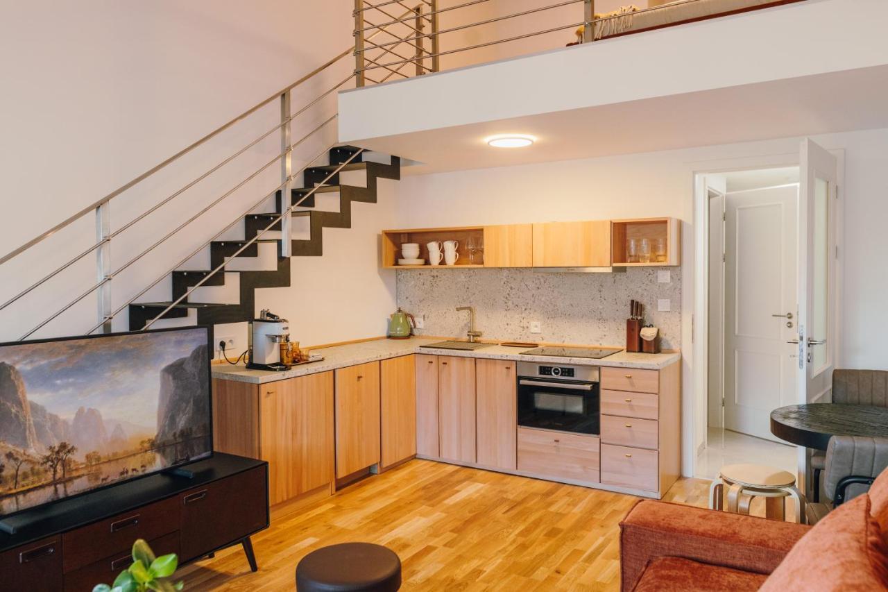 Modern Mezzanine Apt At Jecna St Прага Экстерьер фото